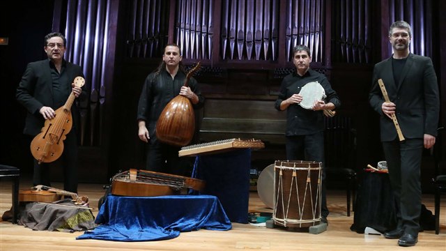 Instrumentalis musica Medii Aevi. Danzas cortesanas de los siglos XIII y XIV