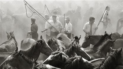 En torno al arte: Inauguración de la exposición Cristina García Rodero. España oculta 