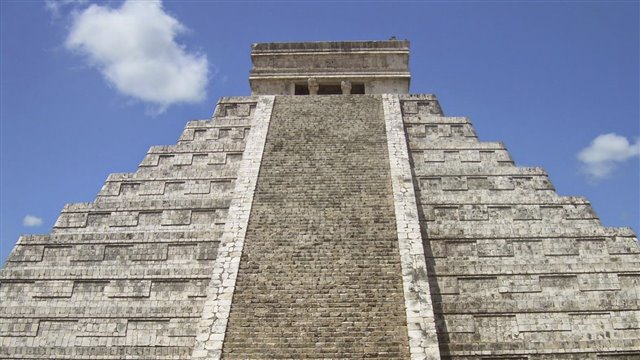 La pirámide de Kukulcán. La unión del cielo y la tierra