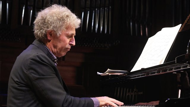 Quiet musics: Mompou and Humet