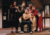 Una escena de "Bajarse al moro" (1985), de José Luis Alonso de Santos