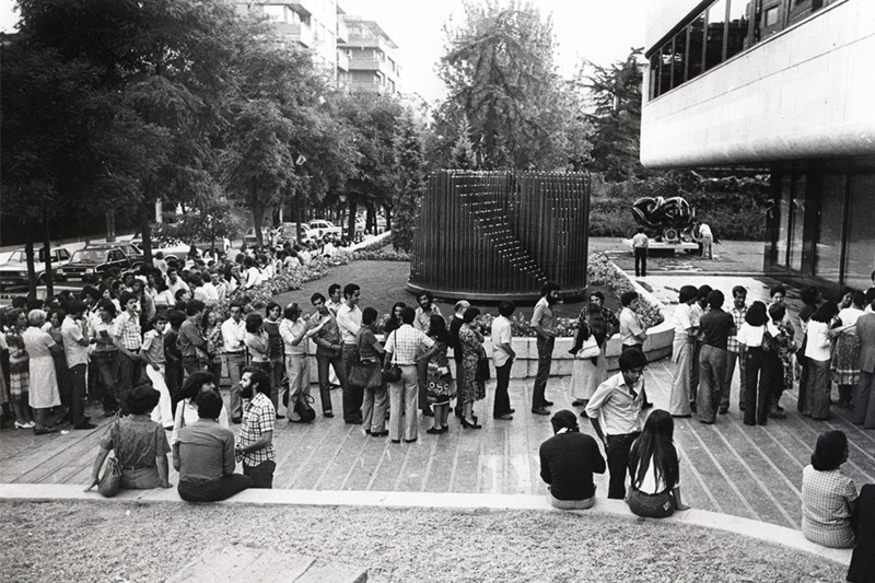 Miles de personas visitaron la primera exposición dedicada a Picasso (1977)