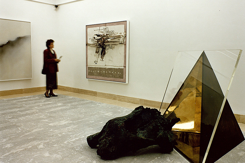 Vista parcial de sala del Museu d'Art Español Contemporani, Palma de Mallorca (2003)
