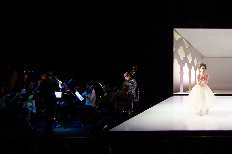 Sonia de Munck. Fantochines, ópera de cámara, de Conrado del Campo (2015)