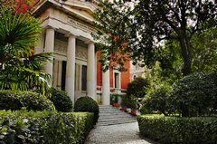 Fachada de la Real Academia Española